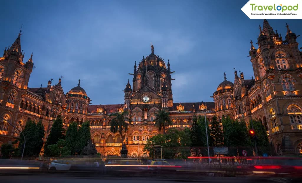 Mumbai: A Love Story in the City's Relentless Rhythm